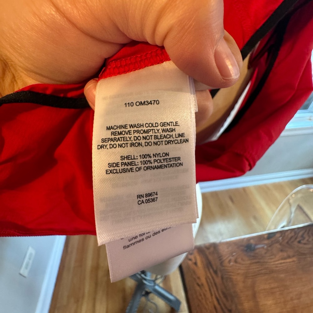 Mountain Hardwear Women's Bright Red Softshell Vest with Chest Zip - Picture 6 of 7